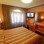 Otel Paris Centro 2*