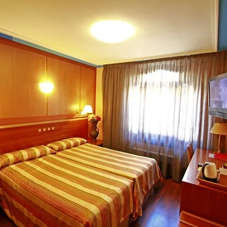 Hotel Paris Centro 2*