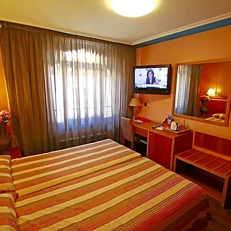 Hotel Paris Centro 2*